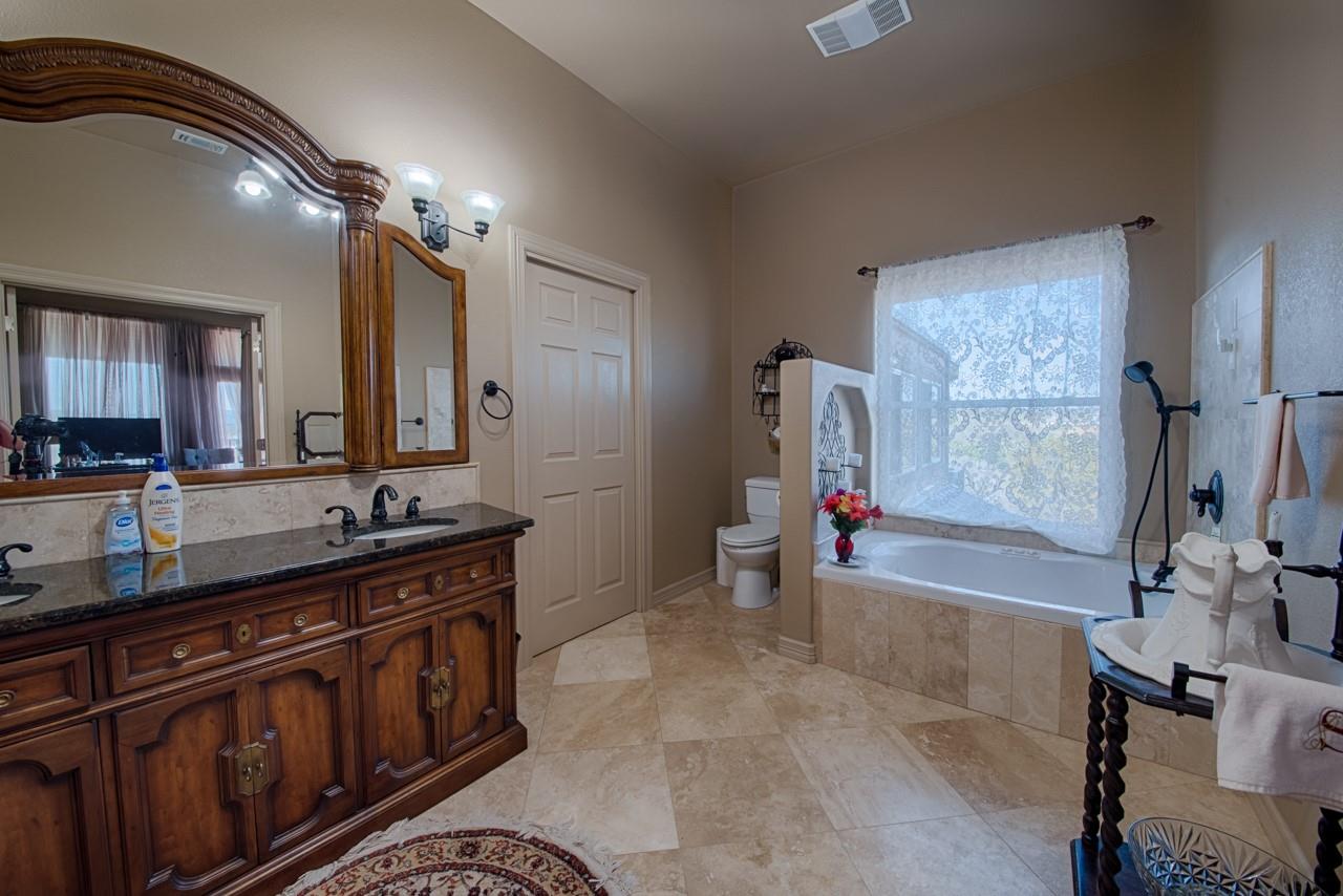 421 Chimney Cove Dr Property Photo 16