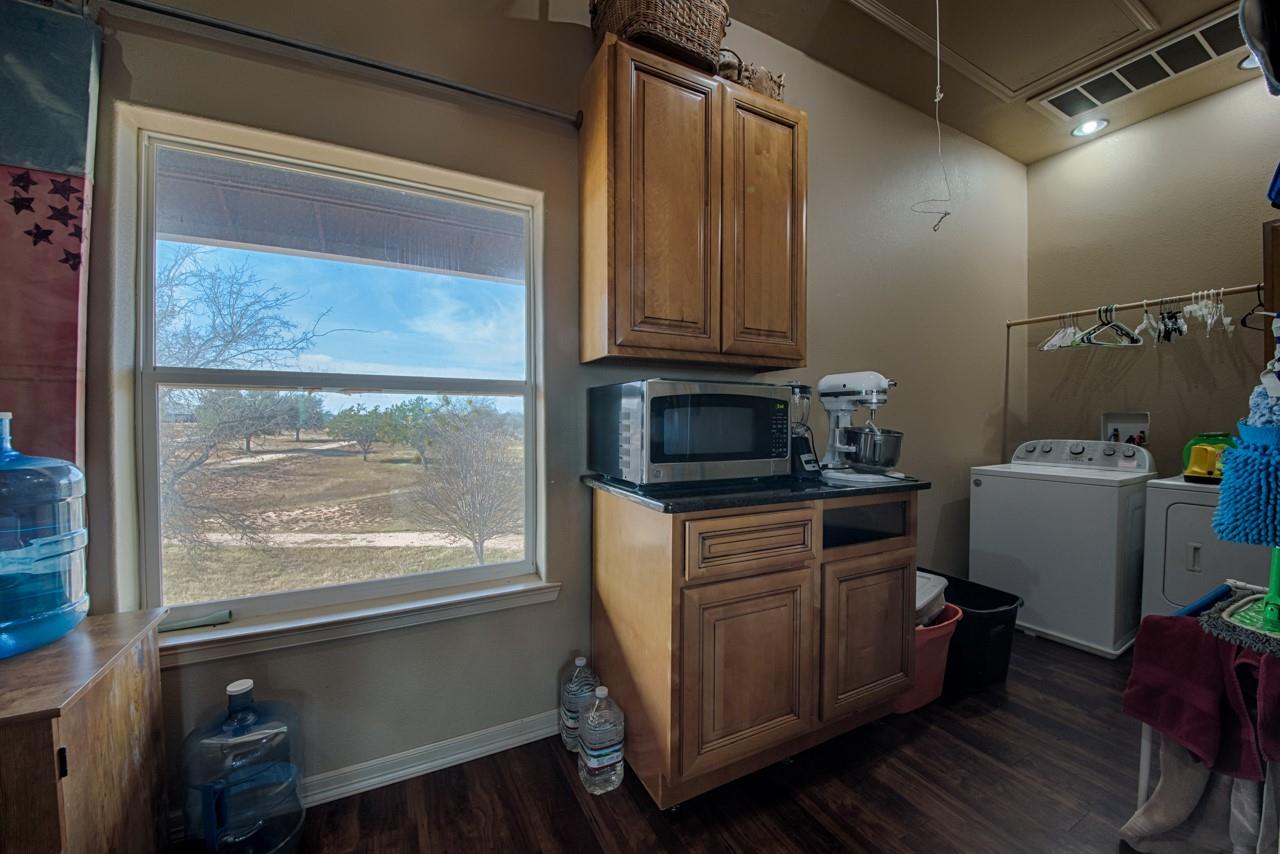 421 Chimney Cove Dr Property Photo 23