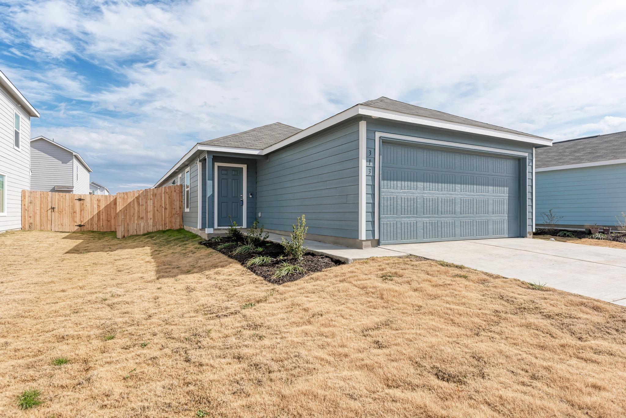 313 Marty Allen Loop Property Photo 1