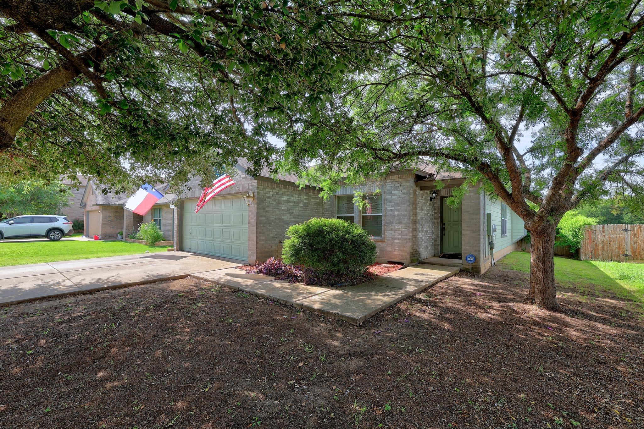 1621 Apollo Cir Property Photo 2