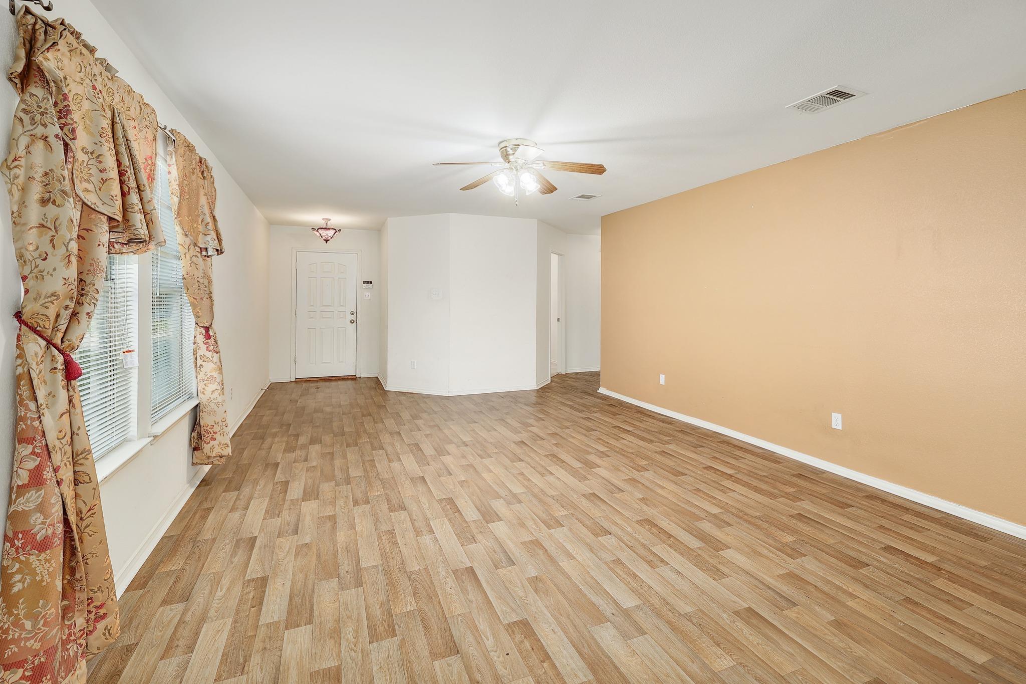 1621 Apollo Cir Property Photo 6