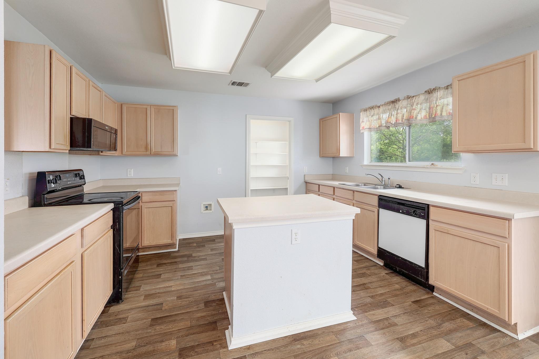 1621 Apollo Cir Property Photo 13