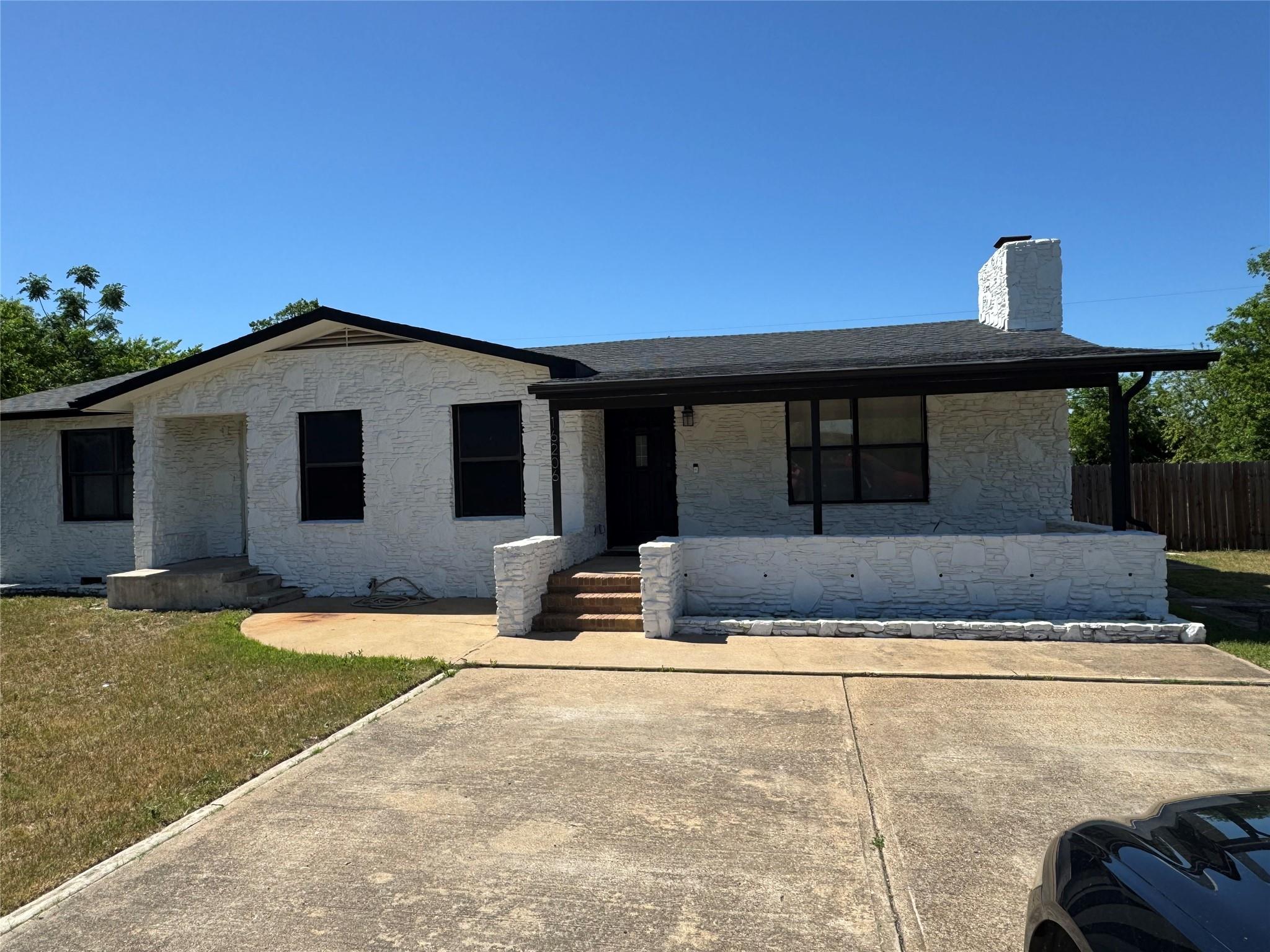 16206 Parkview Dr Property Photo