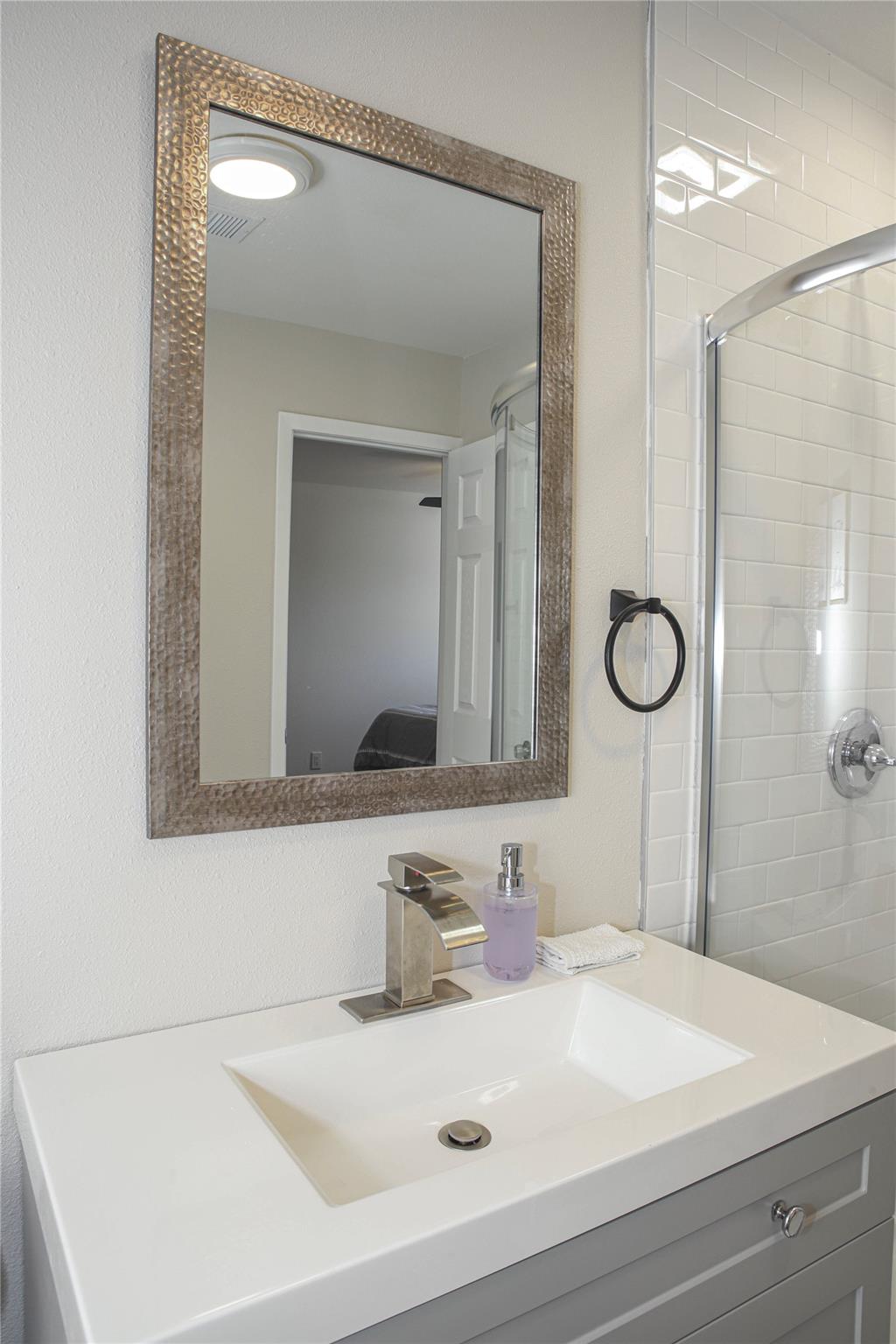 16206 Parkview Dr Property Photo 14