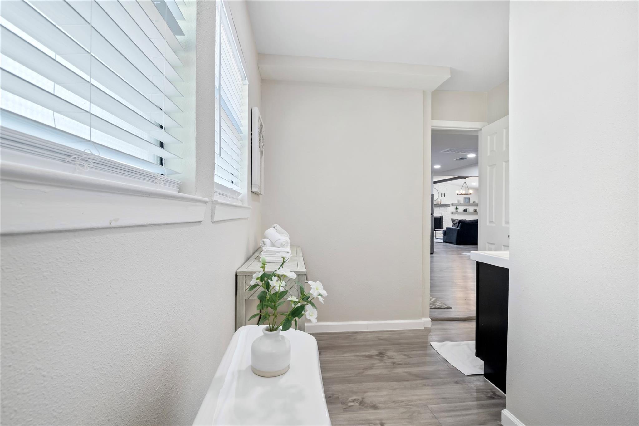 16206 Parkview Dr Property Photo 27