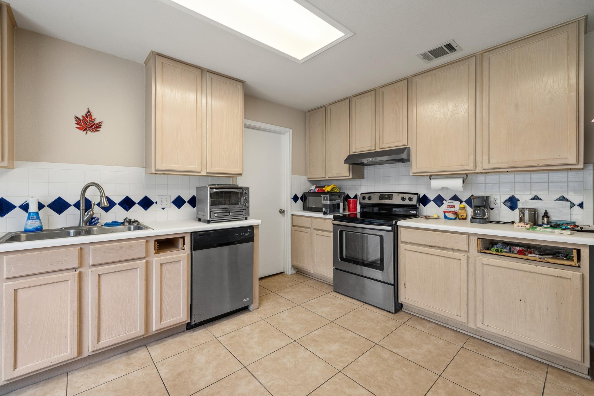 311 Crossland Cv Property Photo 6