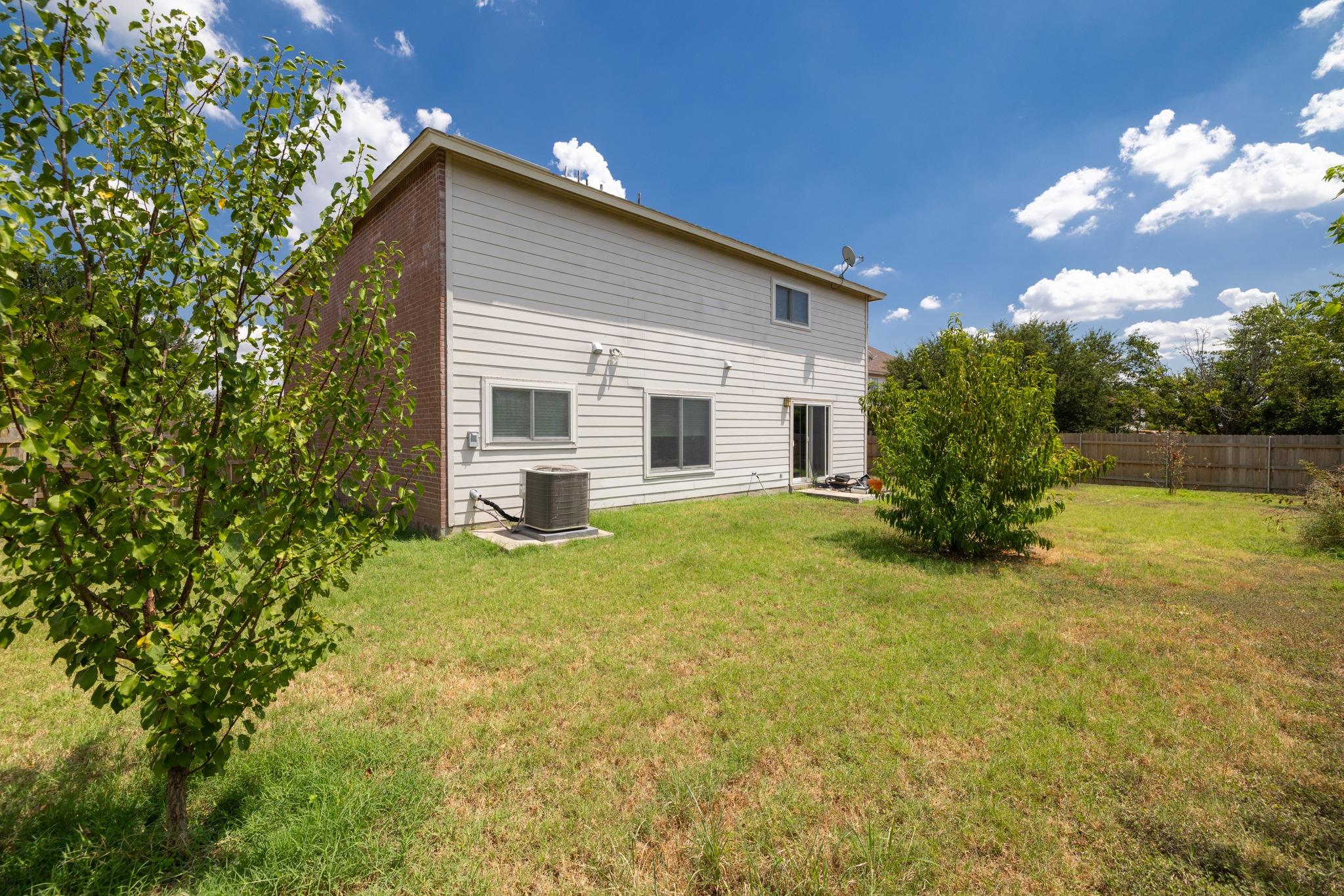 311 Crossland Cv Property Photo 8