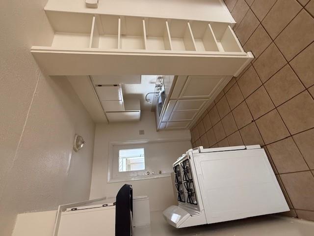 812 Hazelton St #b Property Photo 4