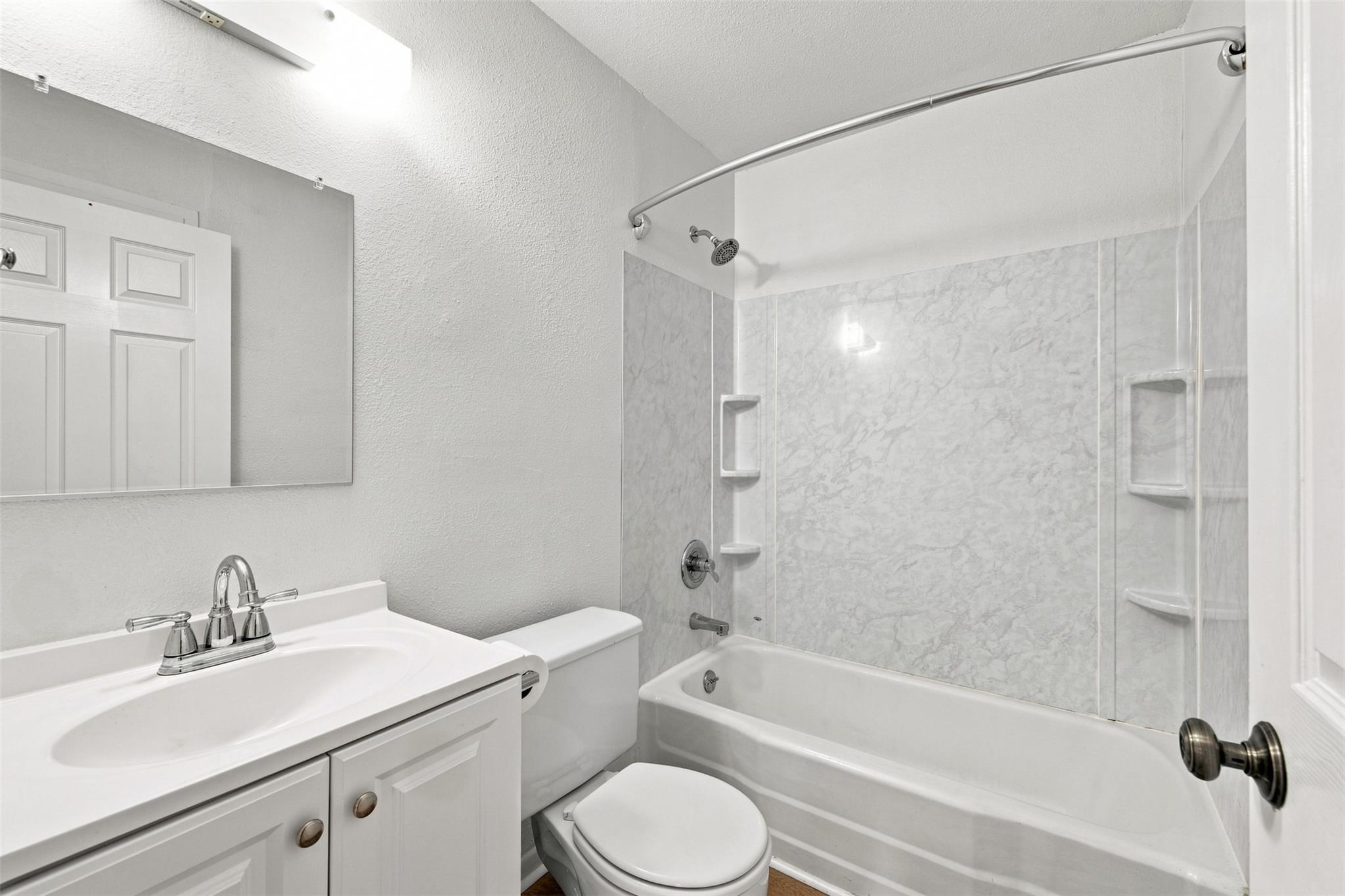 4908 Gladeview Dr Property Photo 7