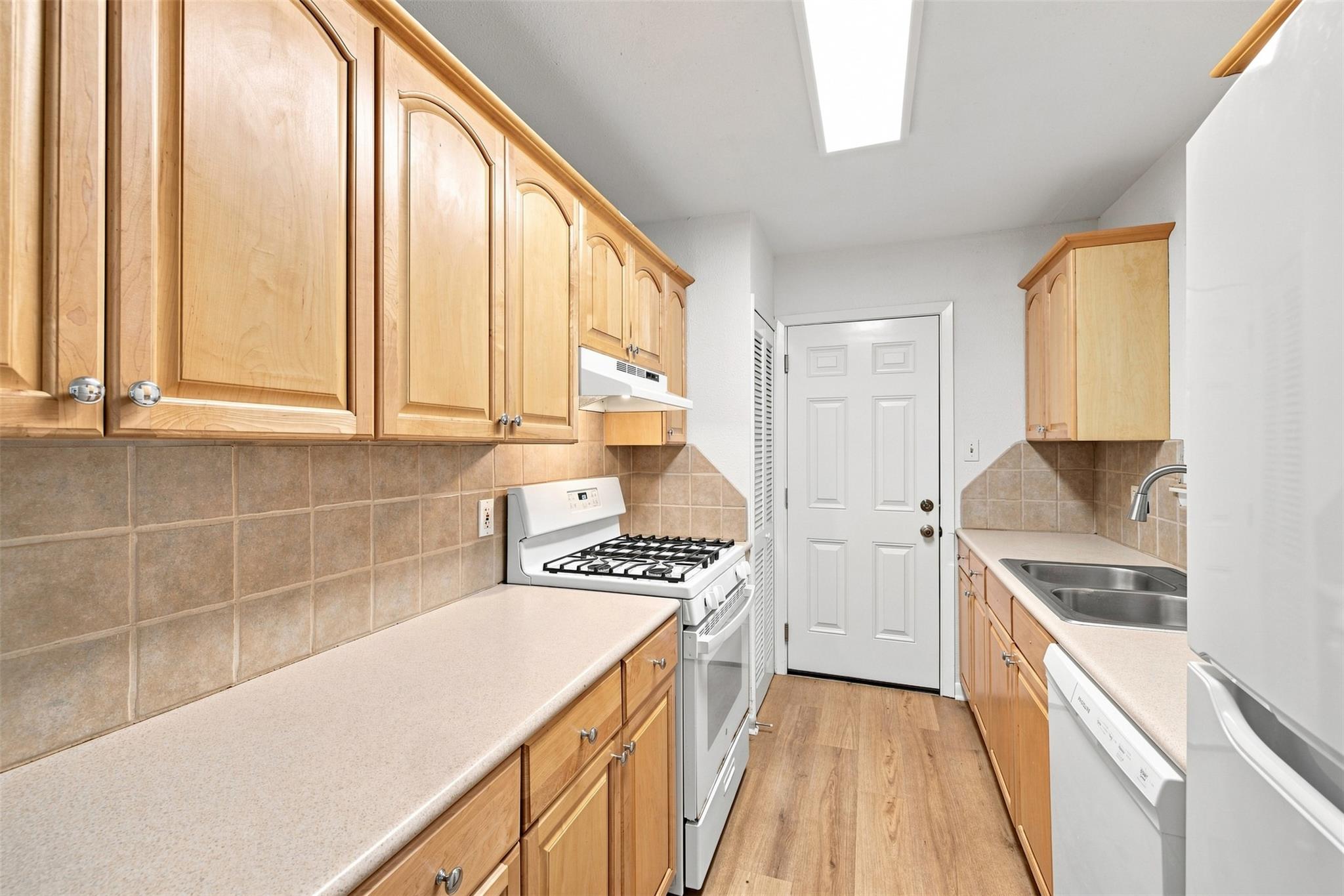 4908 Gladeview Dr Property Photo 24