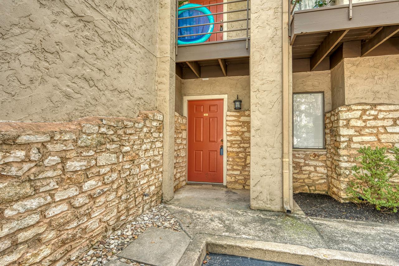 6810 Deatonhill Dr #110 Property Photo 3