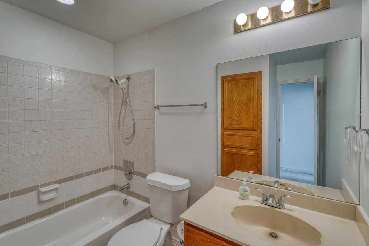 6810 Deatonhill Dr #110 Property Photo 13