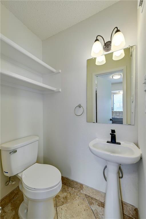 204 Northwest Dr #e Property Photo 13