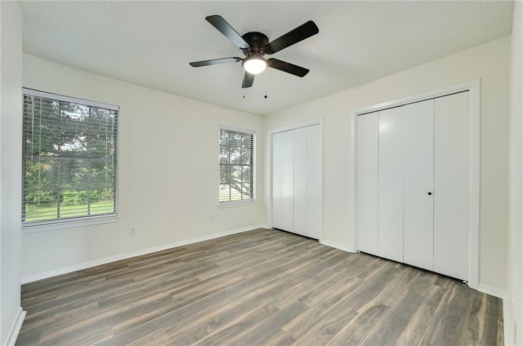 204 Northwest Dr #e Property Photo 14
