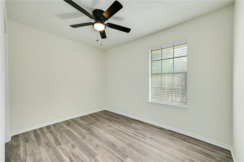 204 Northwest Dr #e Property Photo 15