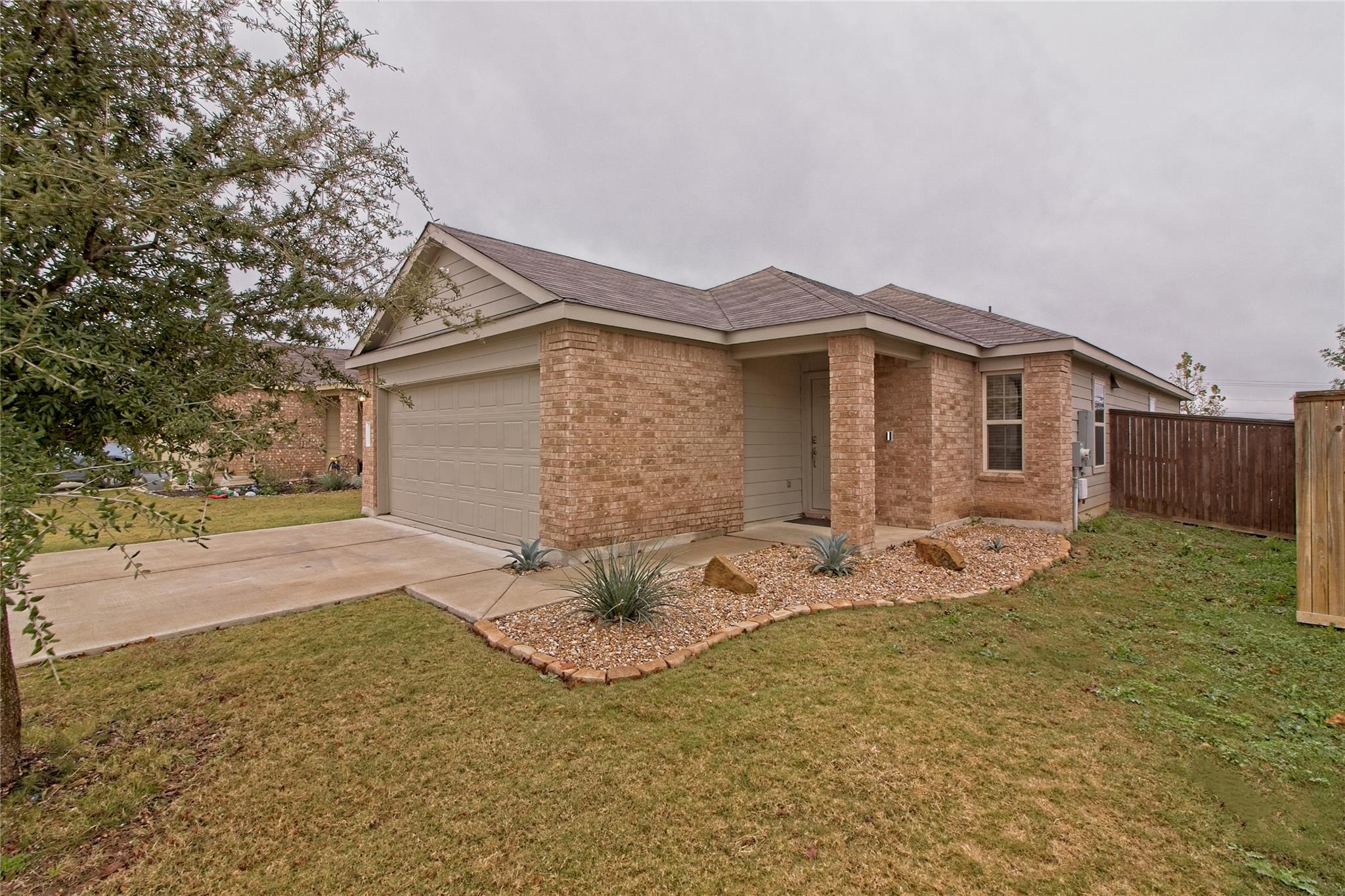 108 Circle Way Property Photo 3