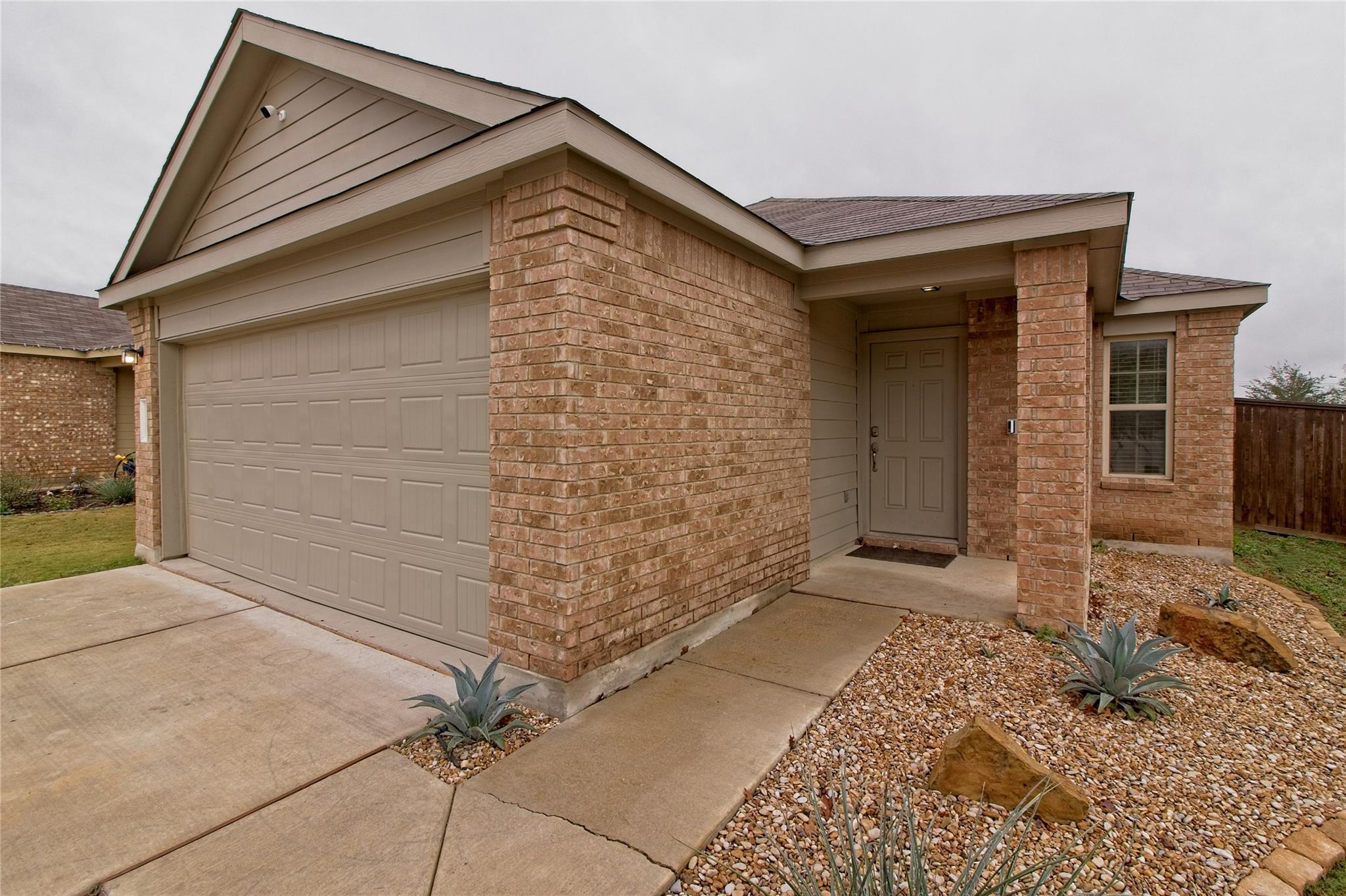 108 Circle Way Property Photo 5