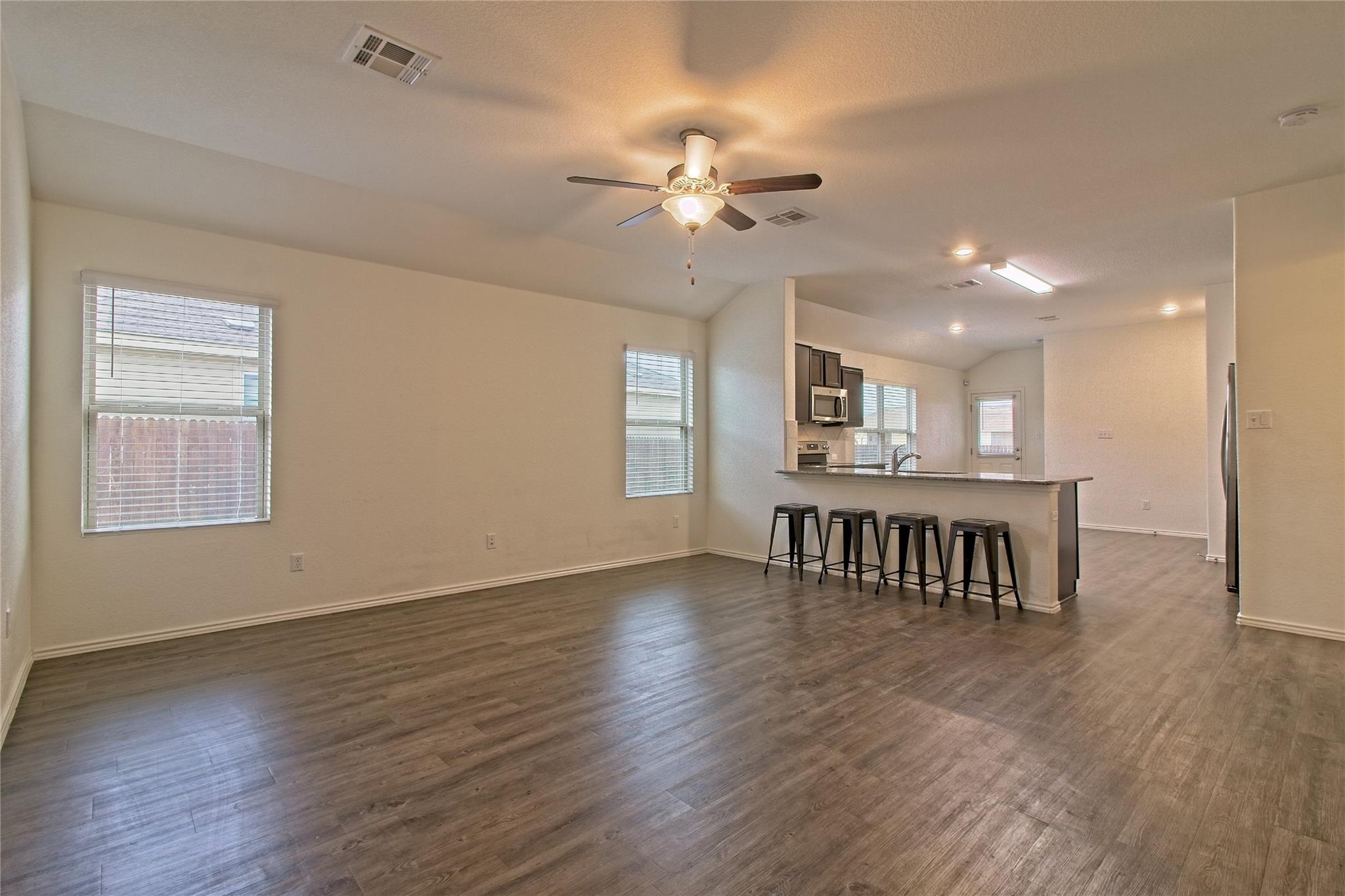 108 Circle Way Property Photo 7