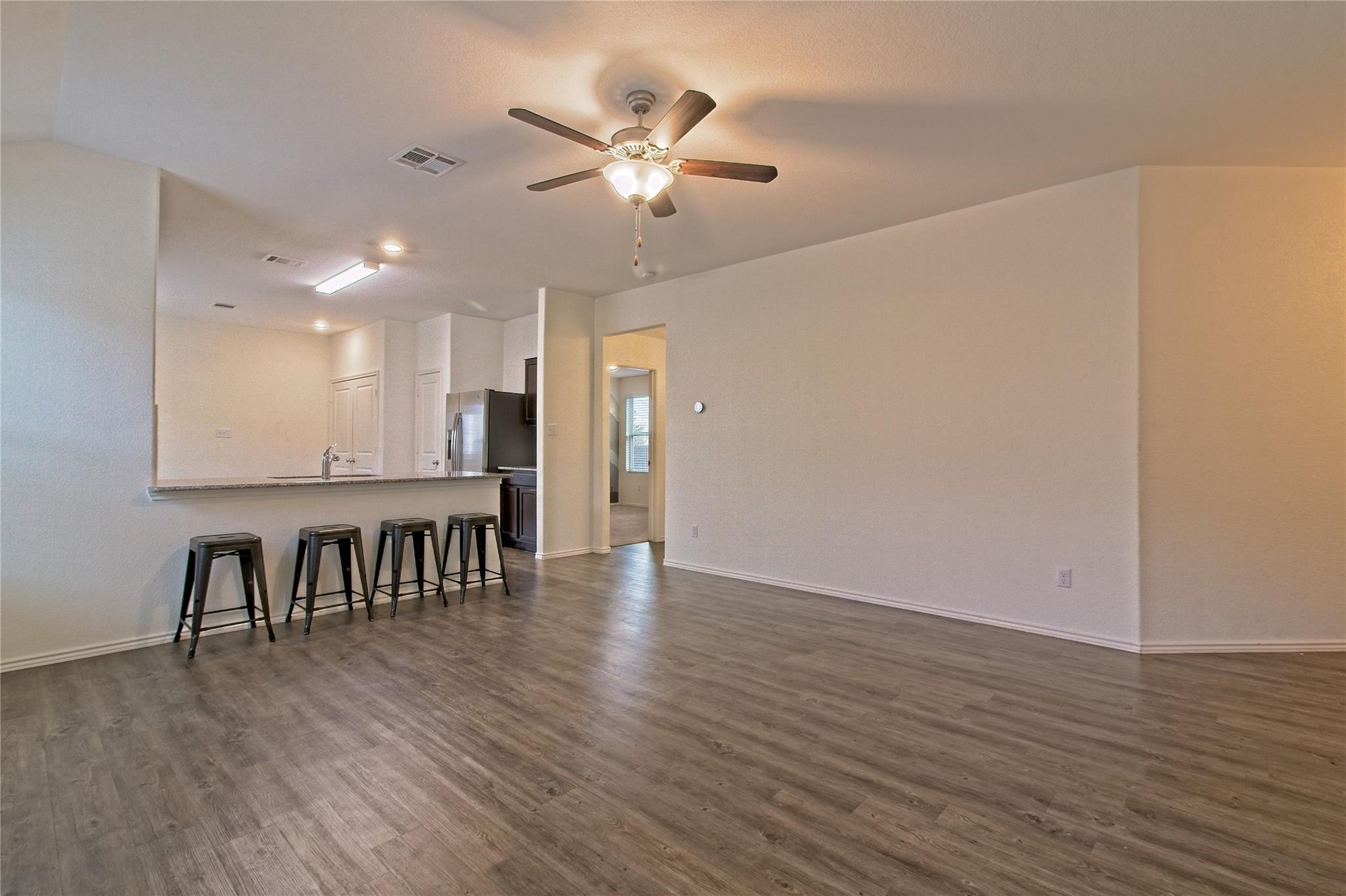 108 Circle Way Property Photo 8