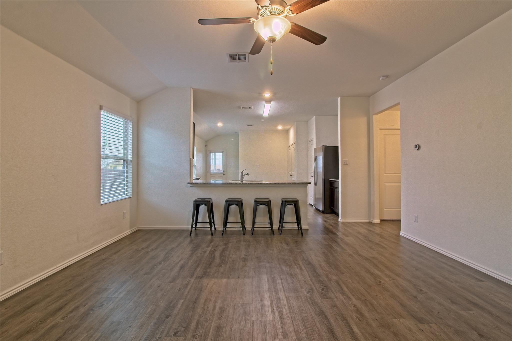 108 Circle Way Property Photo 10