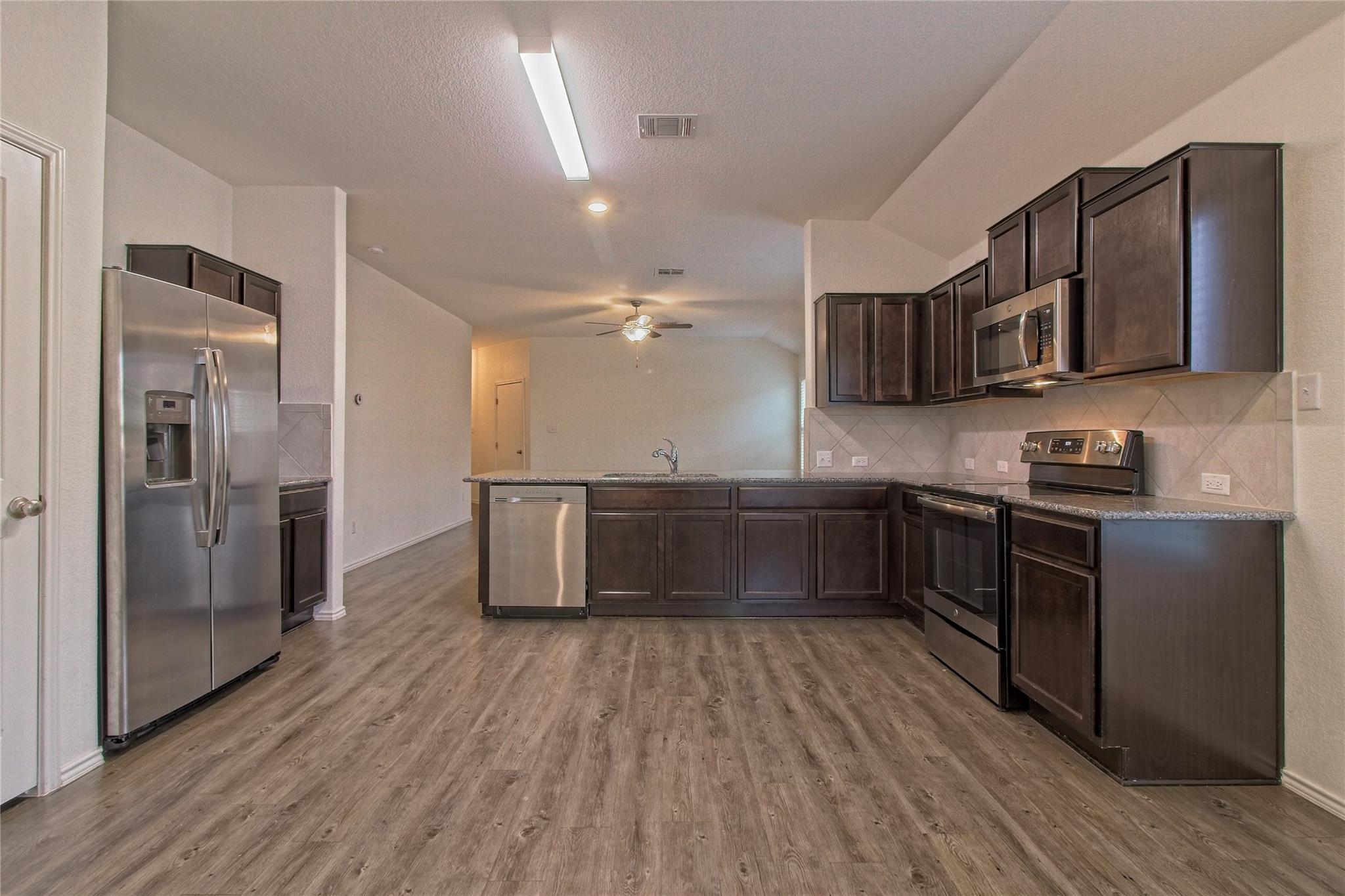 108 Circle Way Property Photo 12