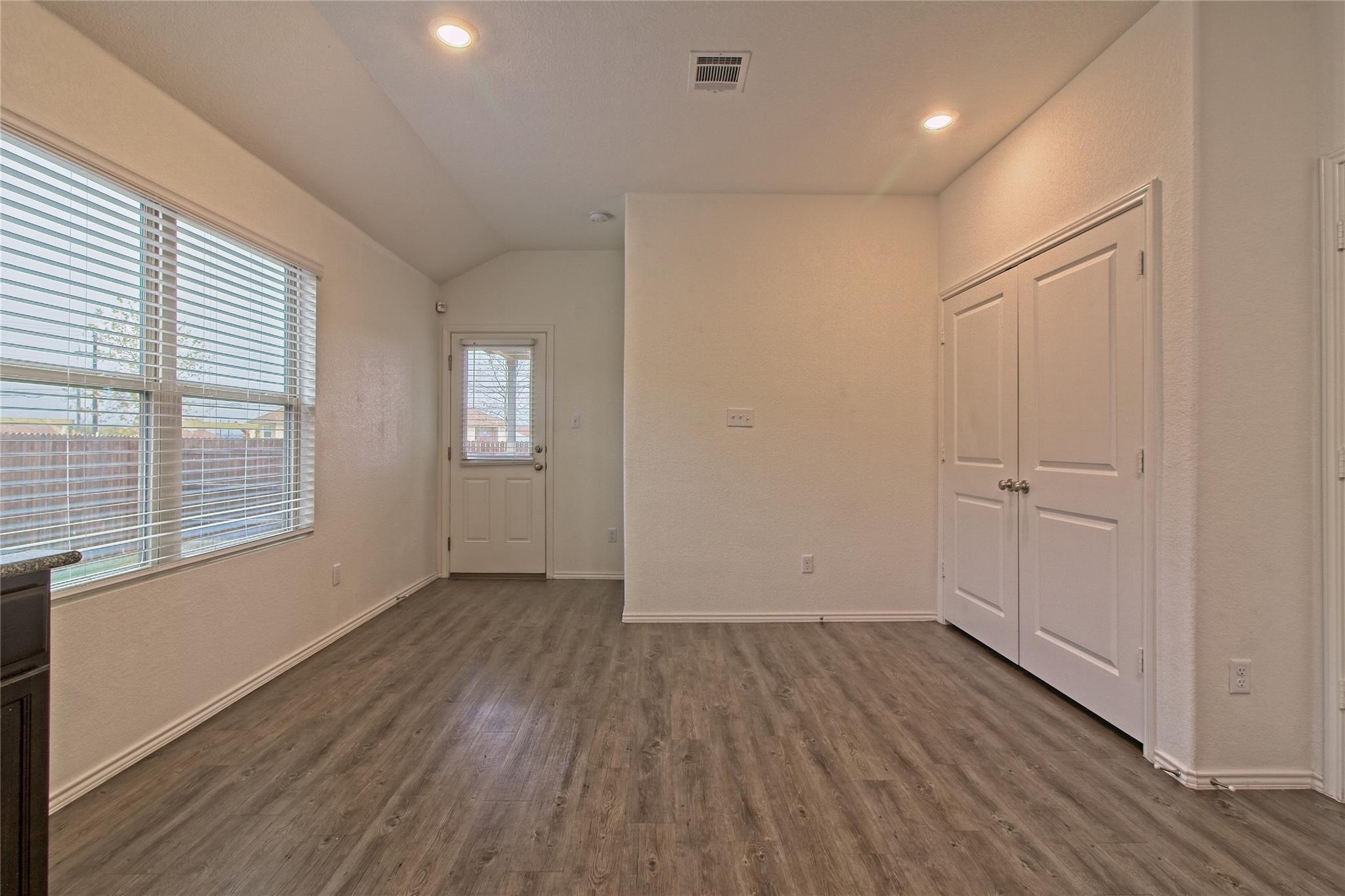 108 Circle Way Property Photo 13