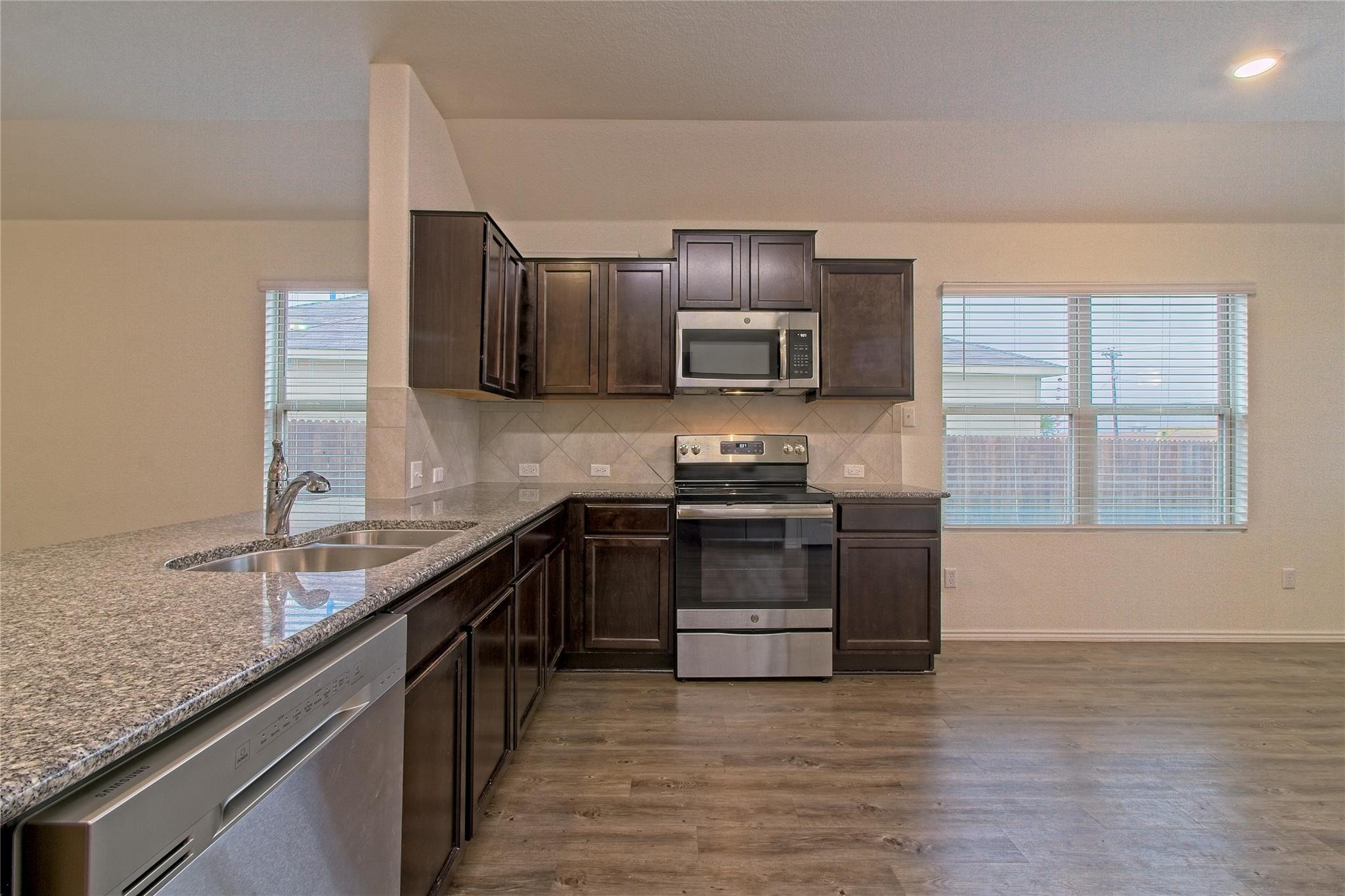 108 Circle Way Property Photo 14