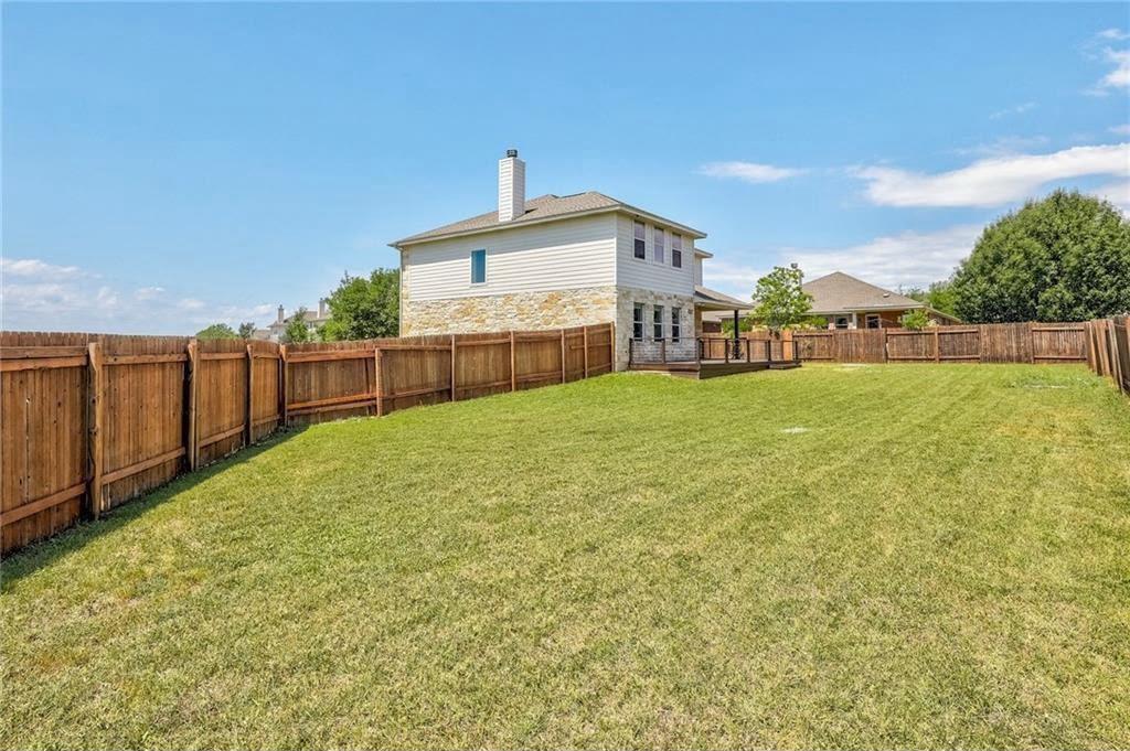 15113 Fernhill Dr Property Photo 3