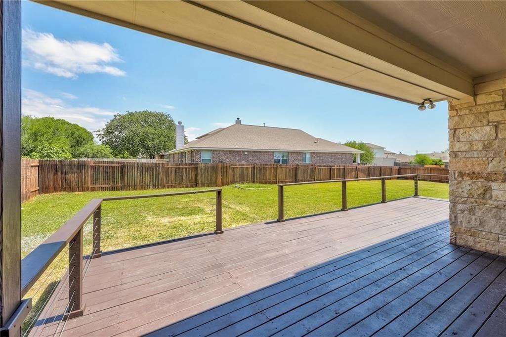 15113 Fernhill Dr Property Photo 4