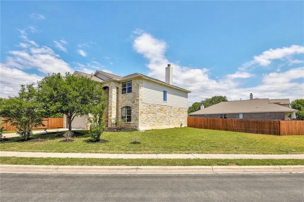 15113 Fernhill Dr Property Photo 6