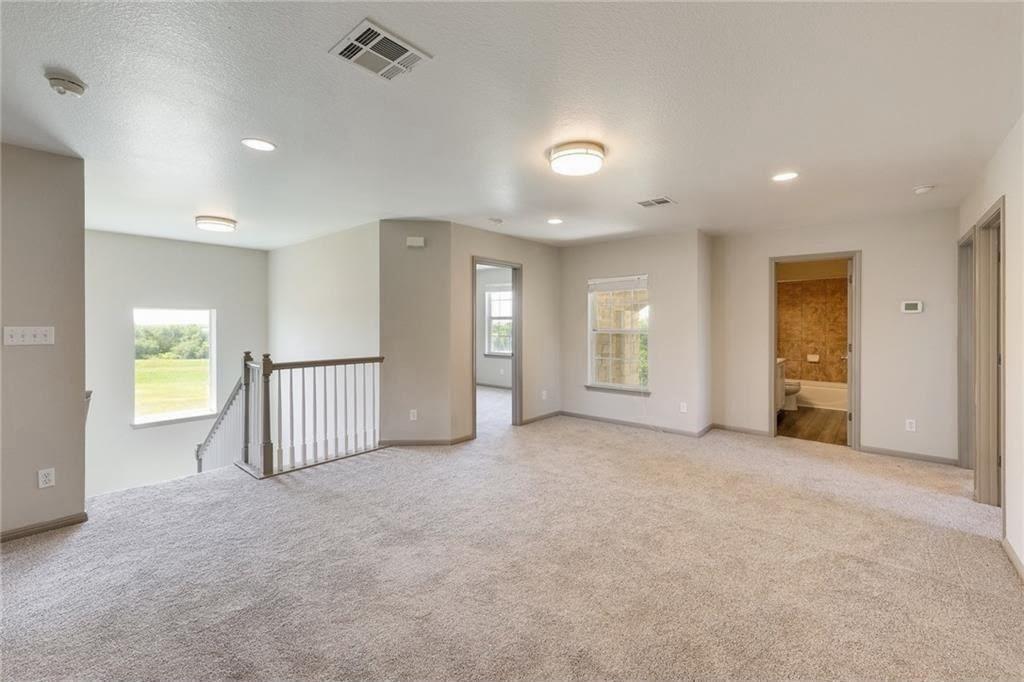 15113 Fernhill Dr Property Photo 11
