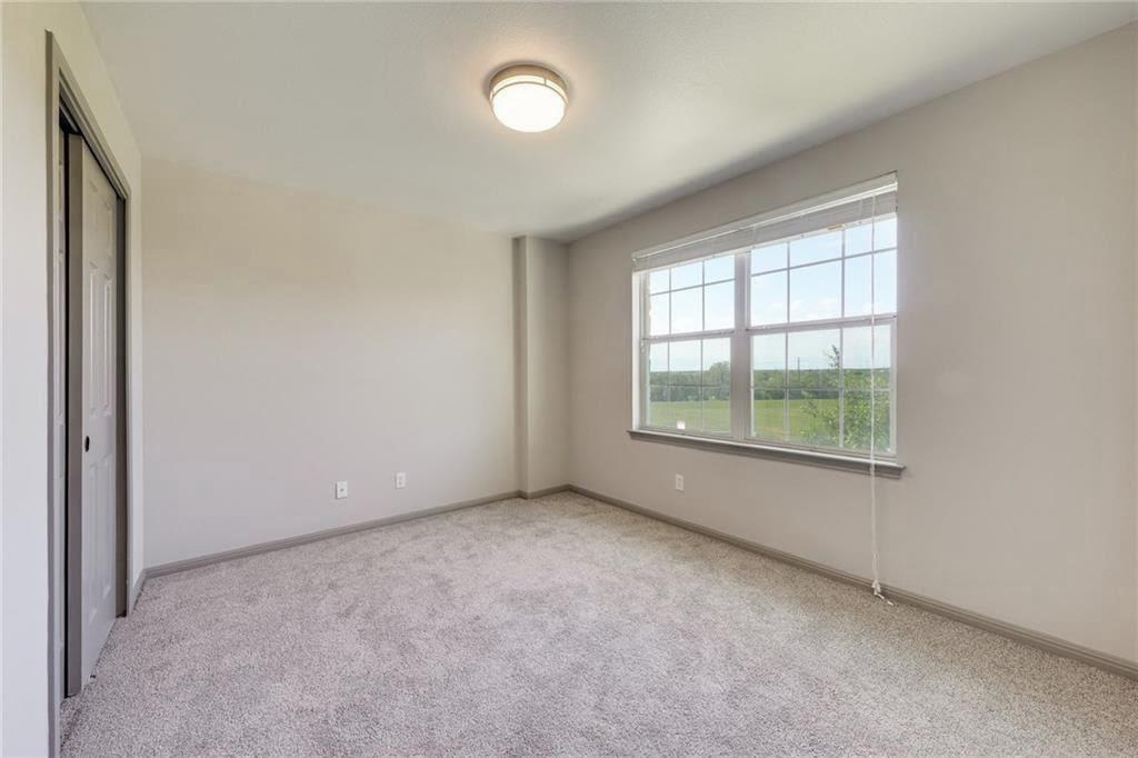 15113 Fernhill Dr Property Photo 18