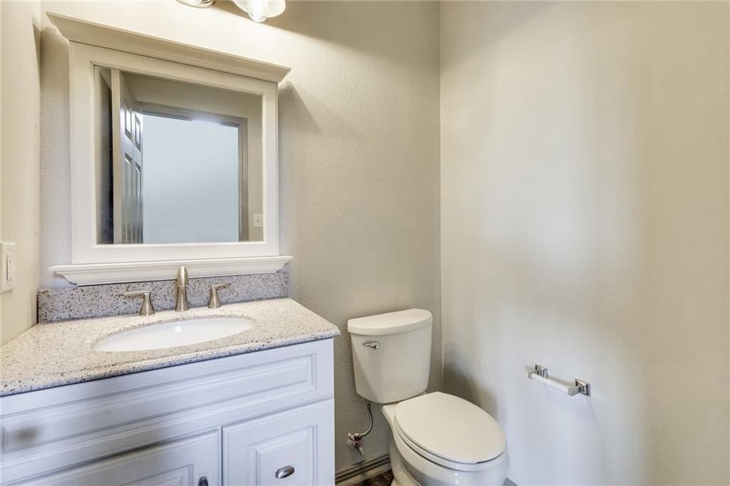 15113 Fernhill Dr Property Photo 23