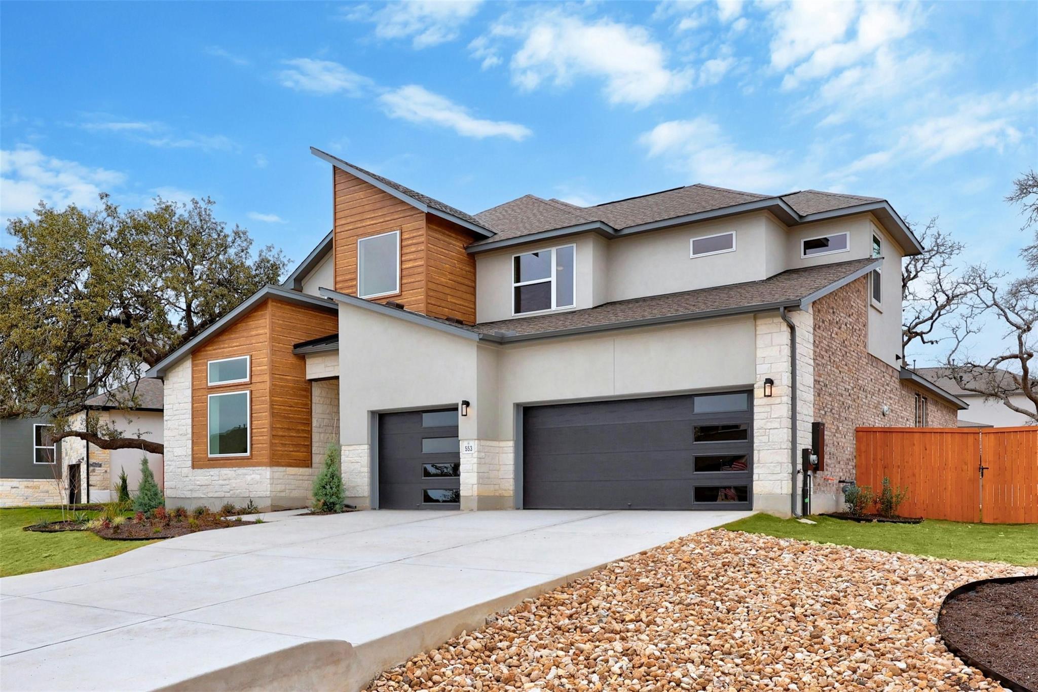 553 Bridge Water Loop Property Photo 4