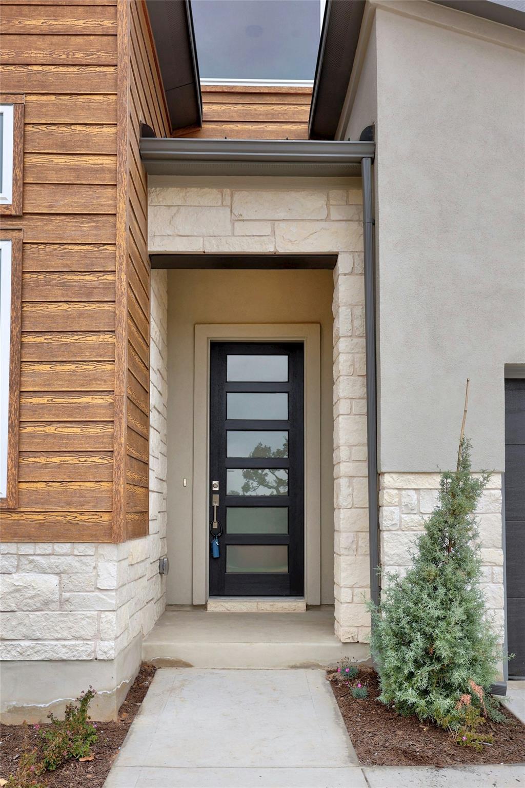 553 Bridge Water Loop Property Photo 5
