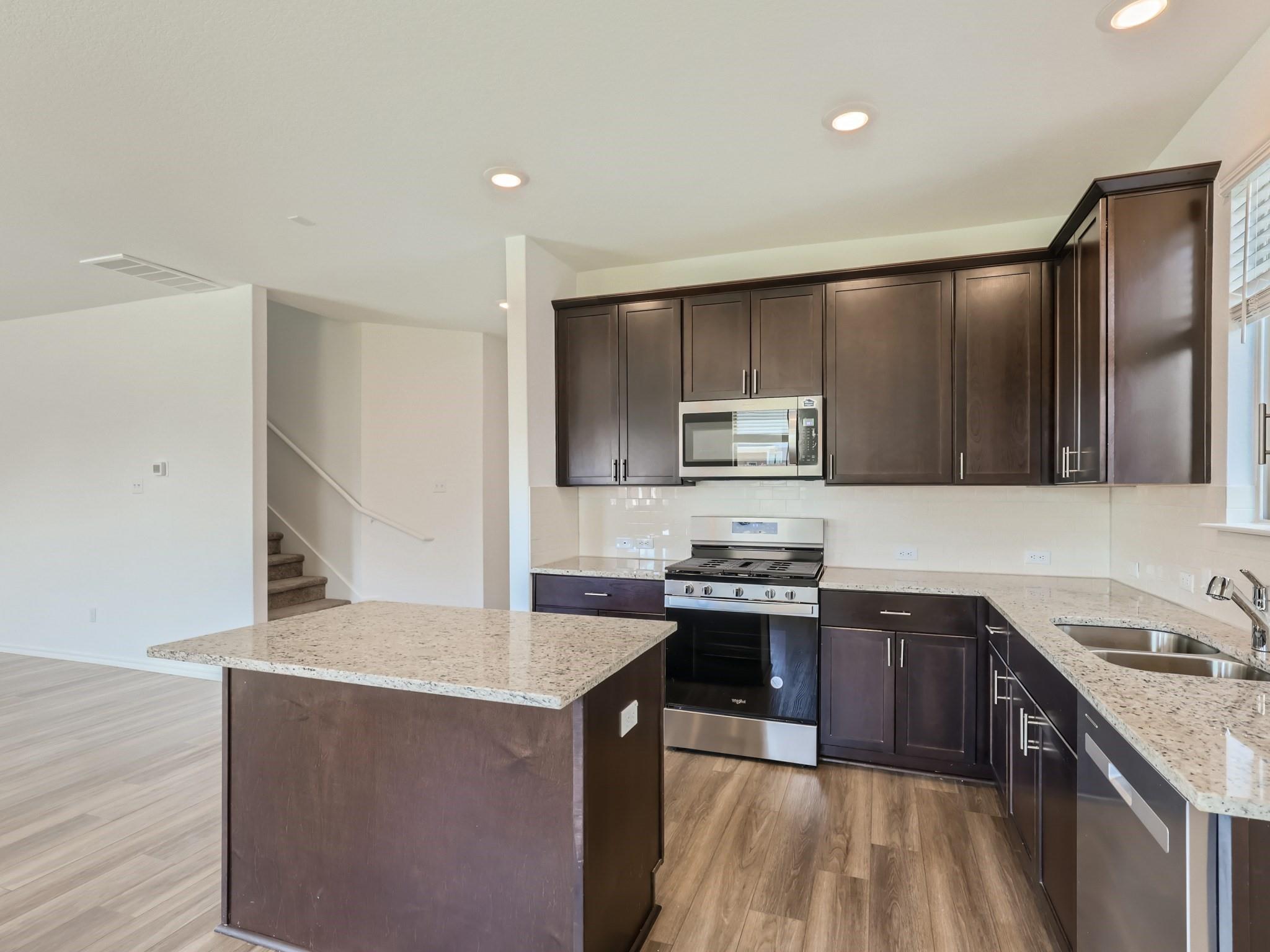 1608 Holly Lake Dr Property Photo 8