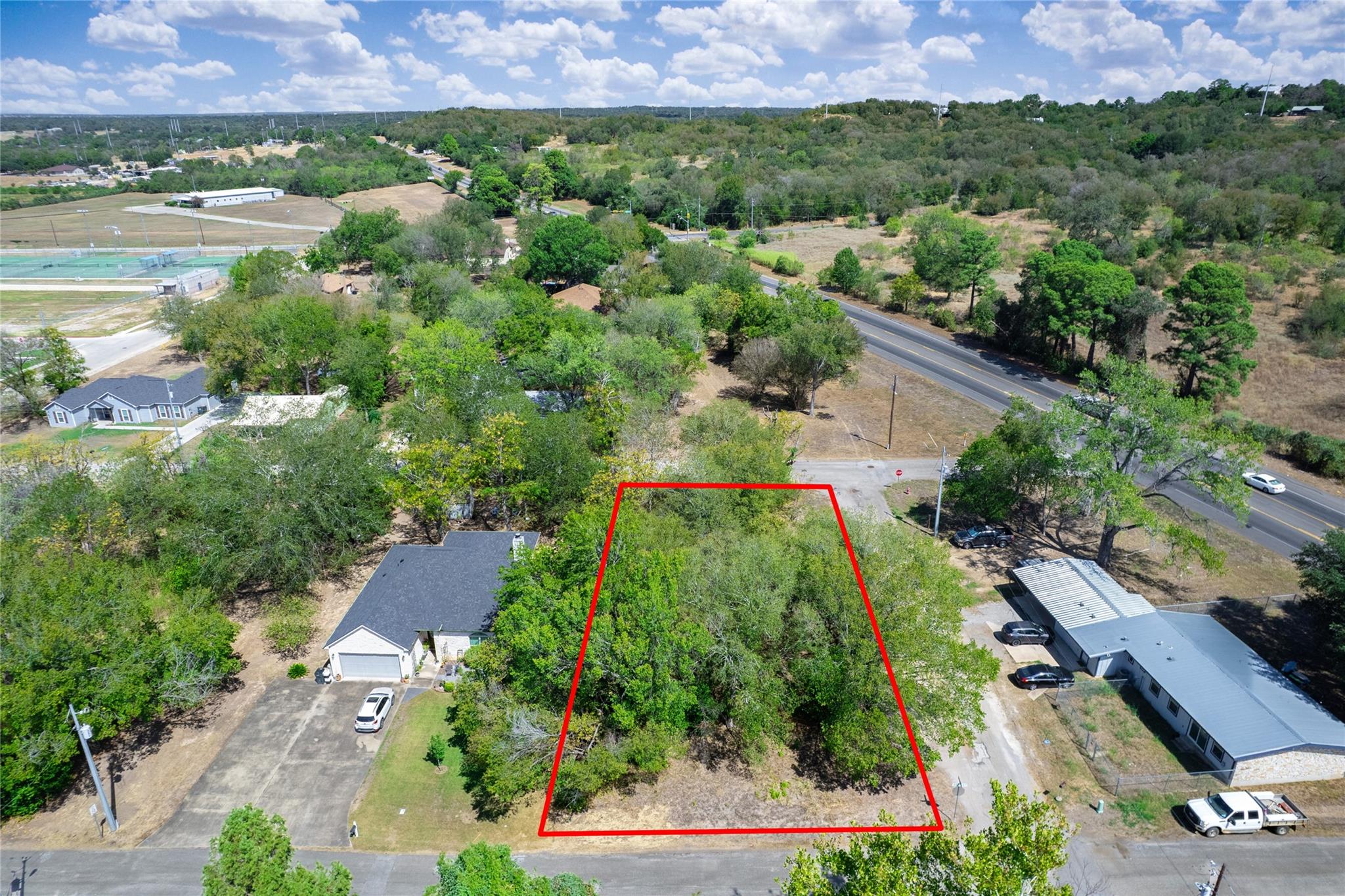 1603 Gordon St Property Photo 4