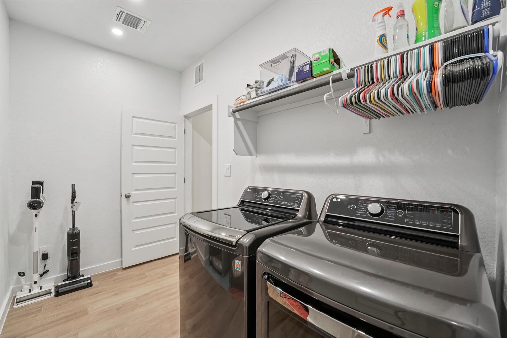 1108 Sweetspire St Property Photo 18