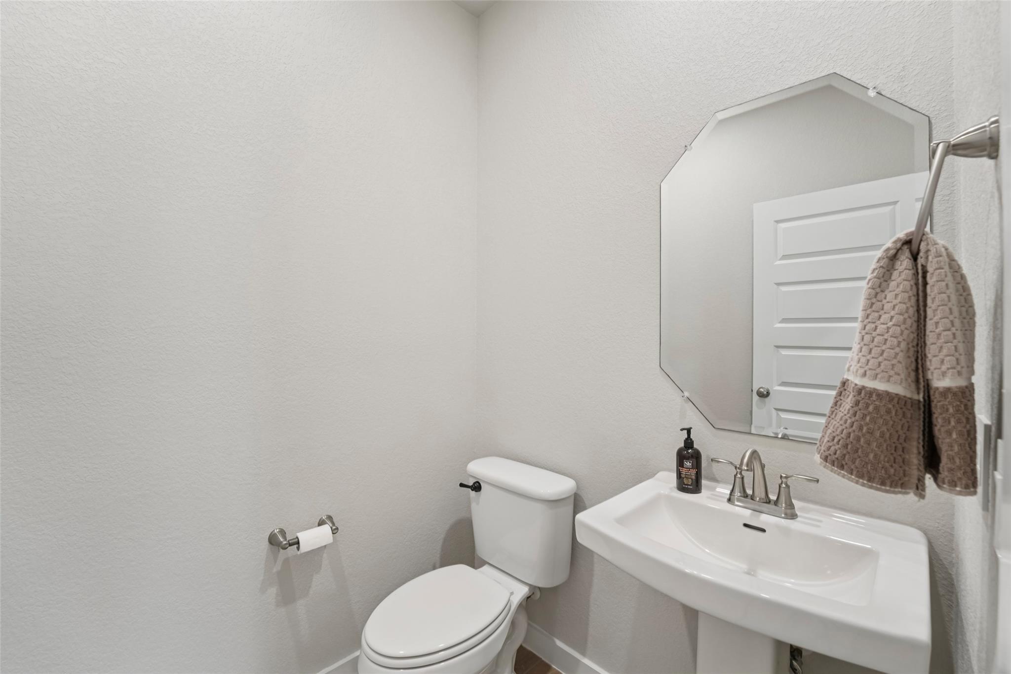 1108 Sweetspire St Property Photo 22