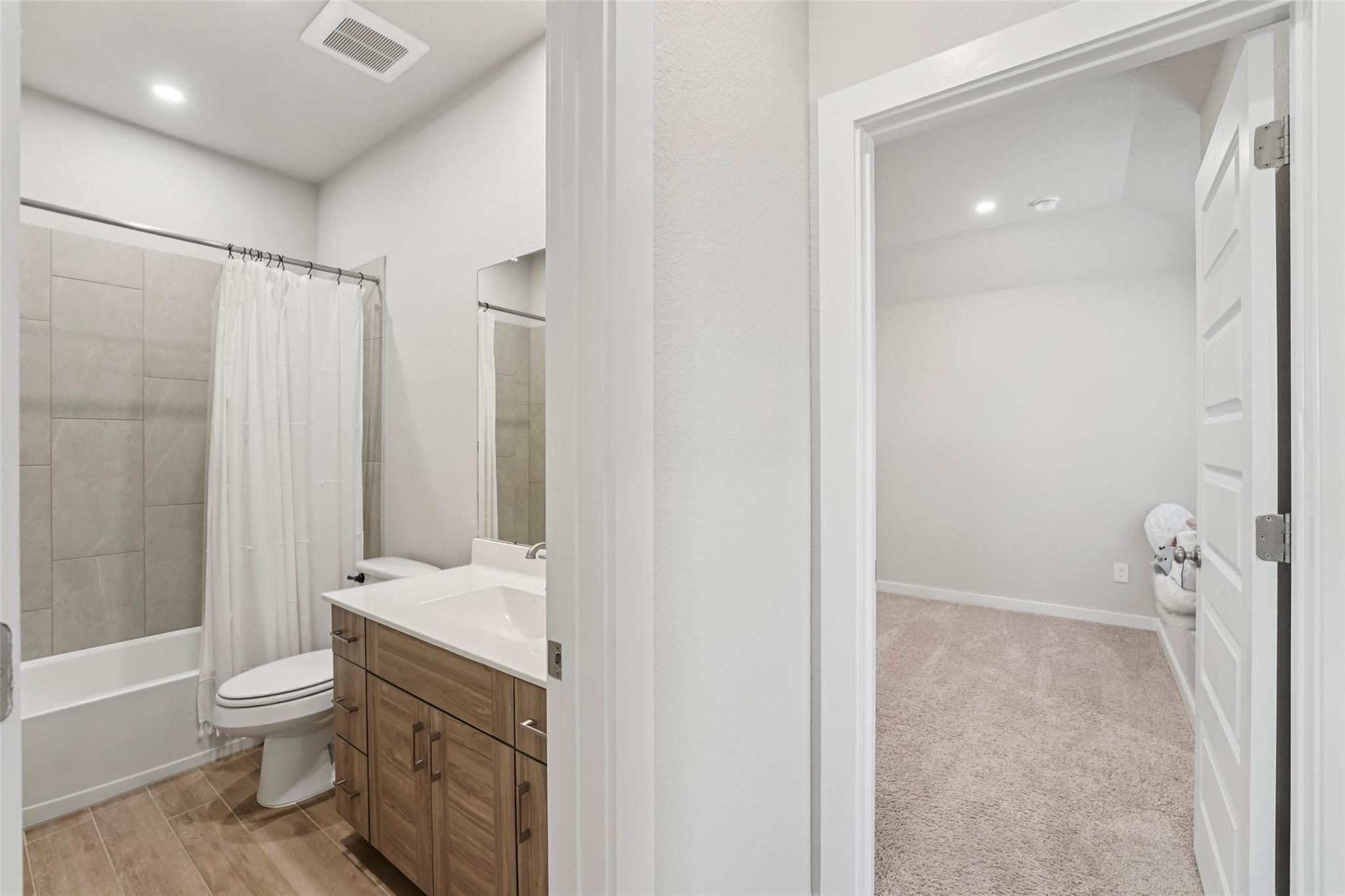 1108 Sweetspire St Property Photo 28