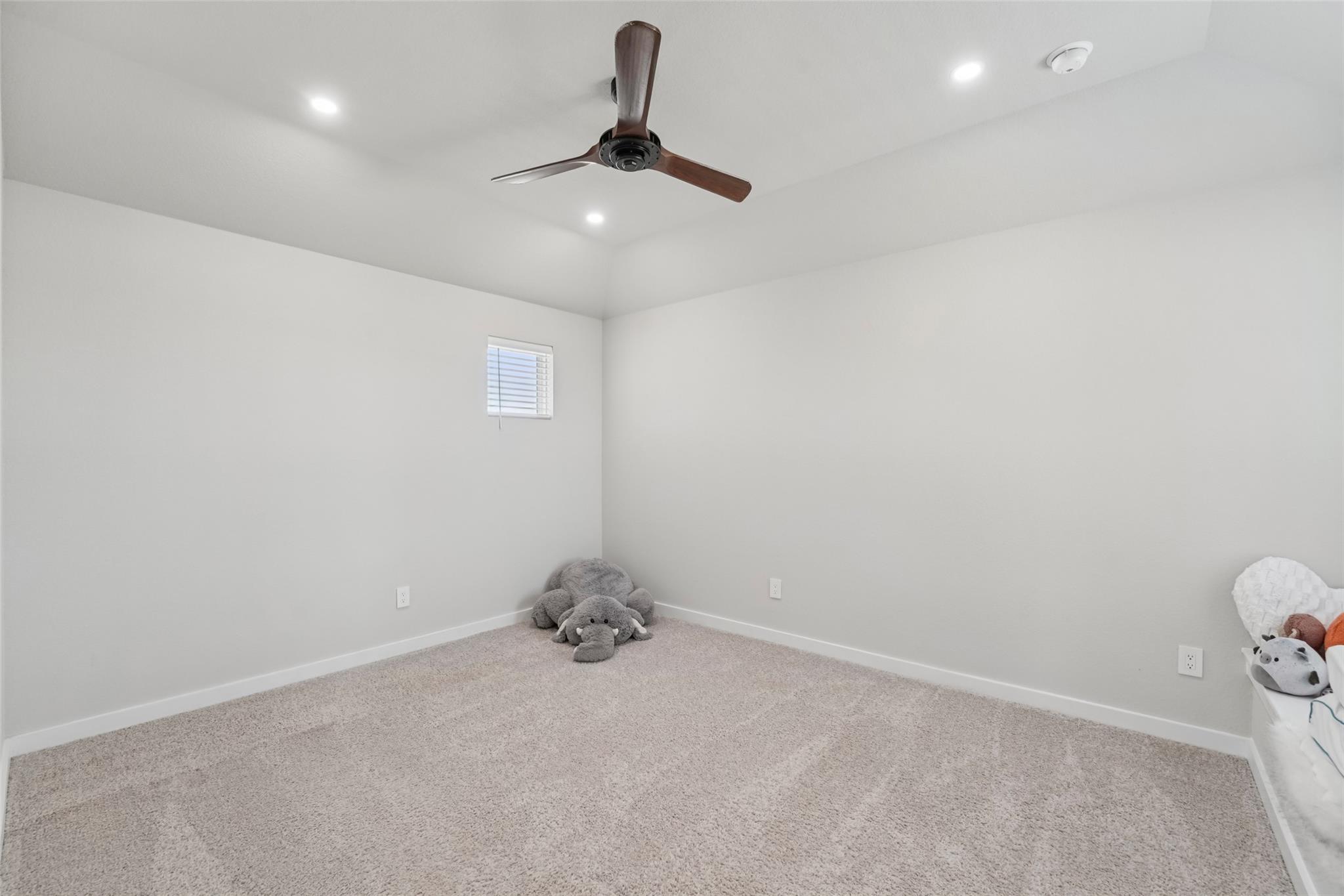 1108 Sweetspire St Property Photo 30