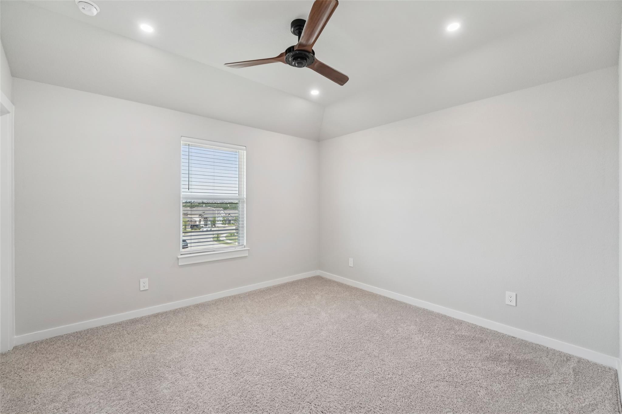 1108 Sweetspire St Property Photo 32