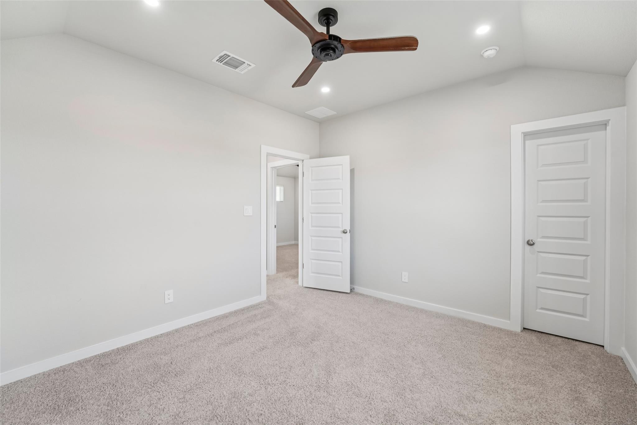 1108 Sweetspire St Property Photo 33