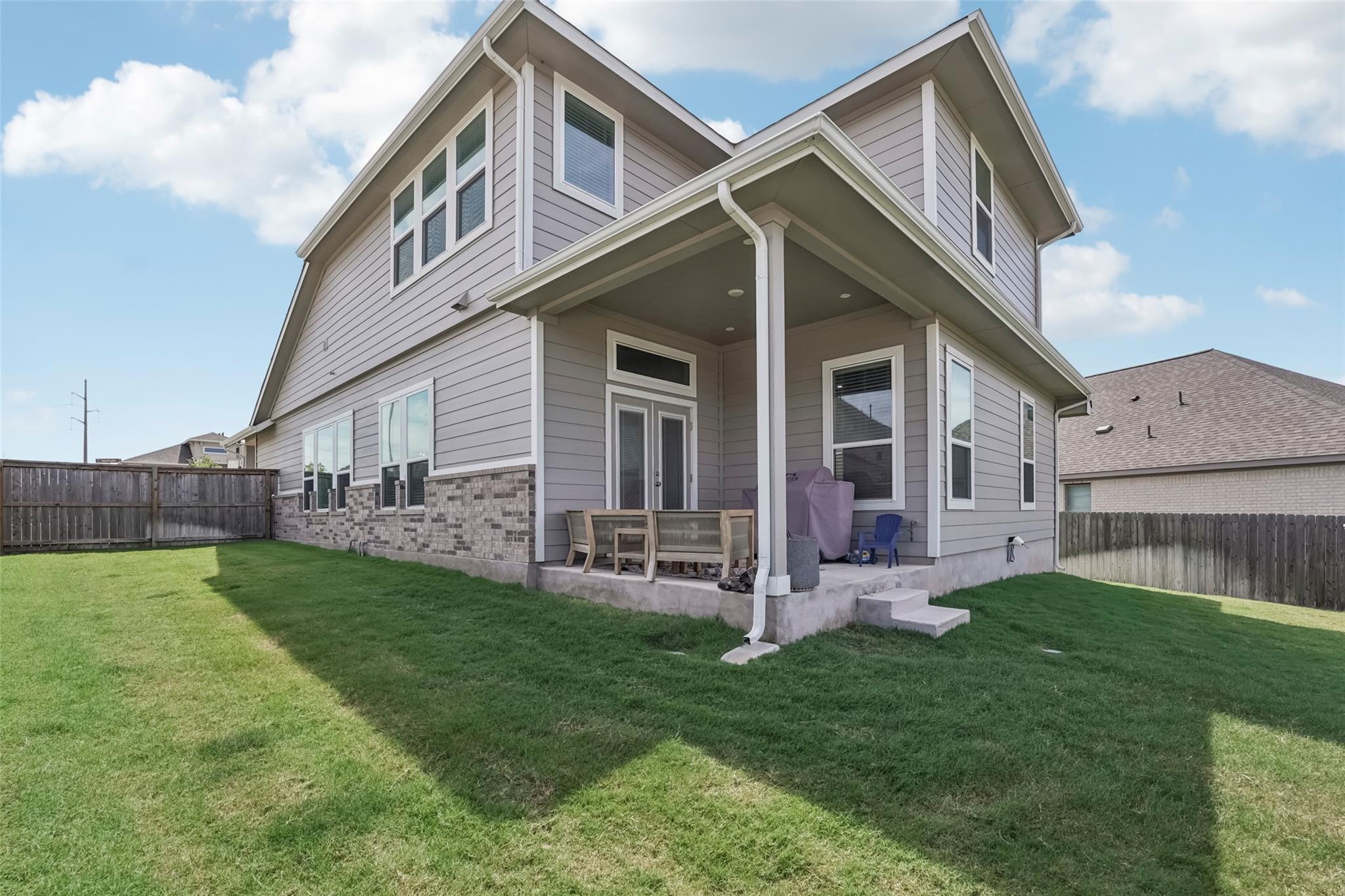 1108 Sweetspire St Property Photo 35