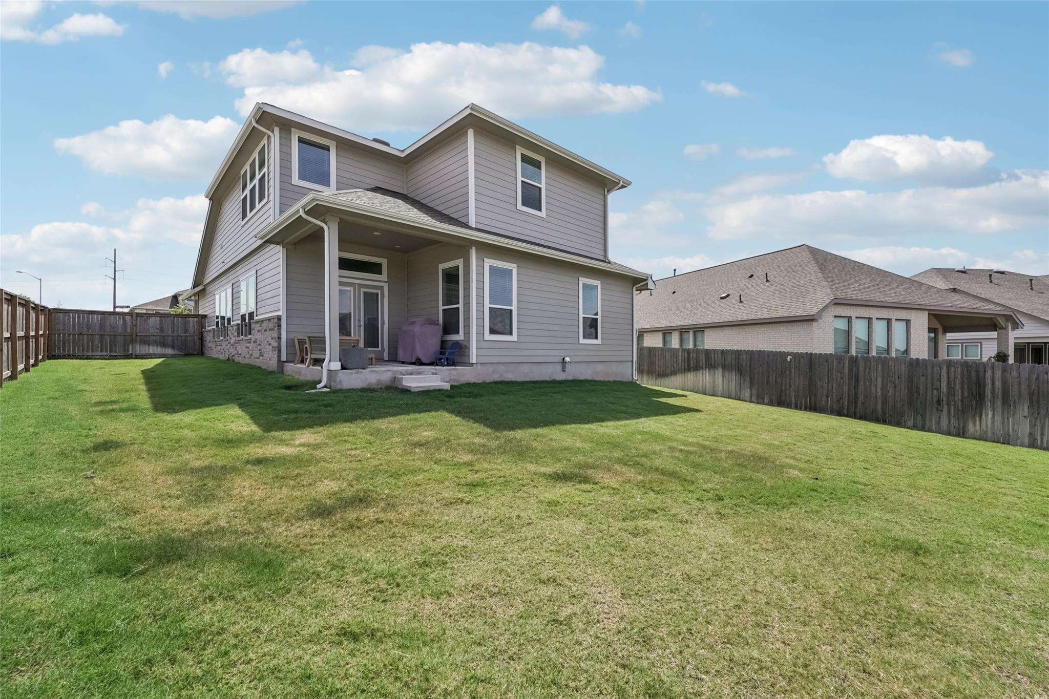 1108 Sweetspire St Property Photo 37