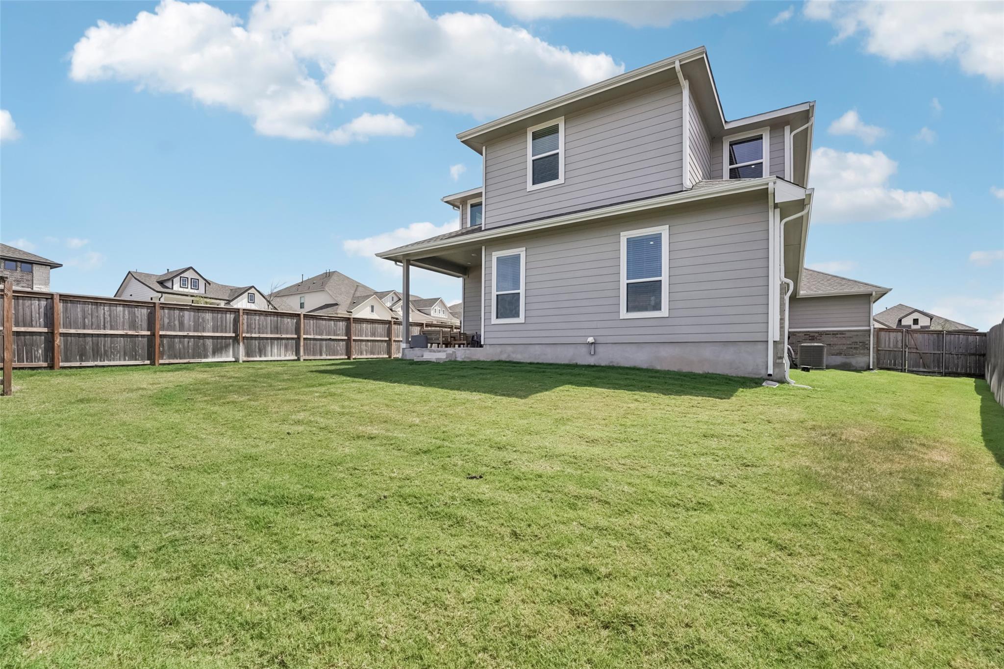 1108 Sweetspire St Property Photo 38