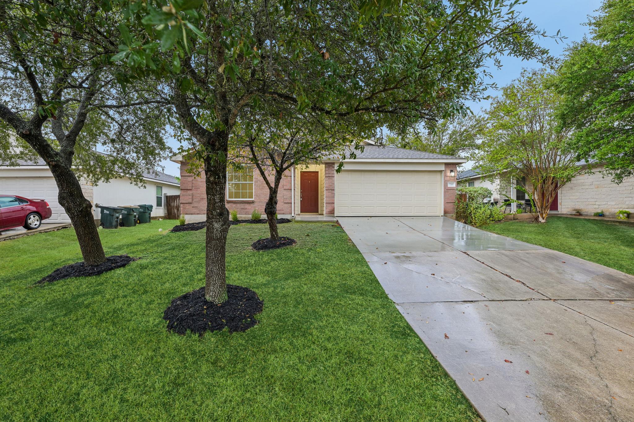 720 Goldenrod St Property Photo 1
