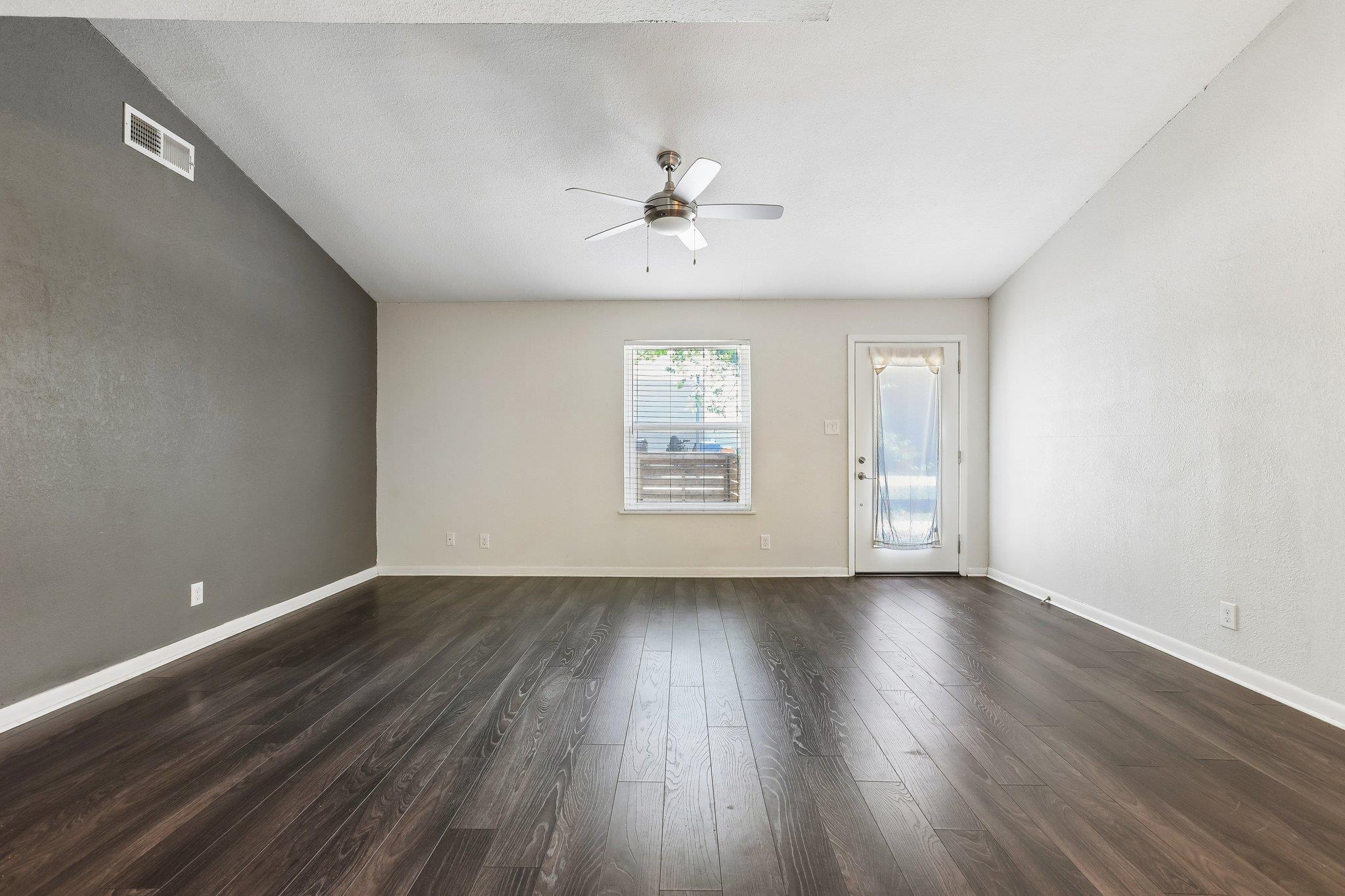 4523 Avenue H None #a Property Photo 11