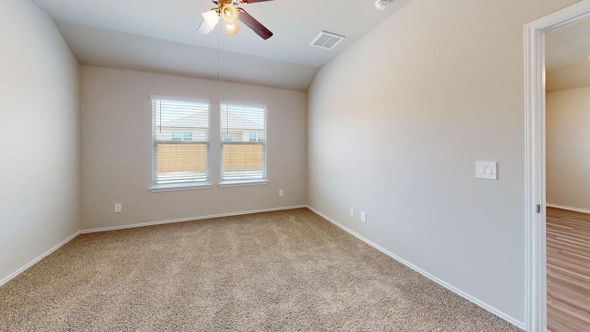 128 Walk Way Property Photo 9