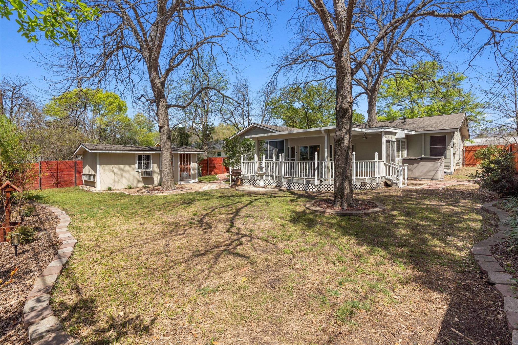 1603 Glencrest Dr Property Photo 33